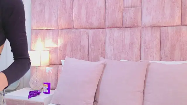 دردشة ScarlettFoox الجنسية المباشرة