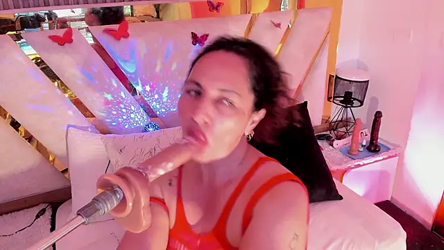 XXX chat uživo modela Luna_Naughty1