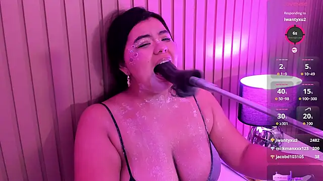 Онлайн чат XXX klhoe_boobs