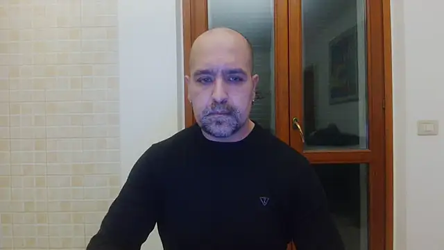 Show modela AMIRDIB2025 na web-kameri