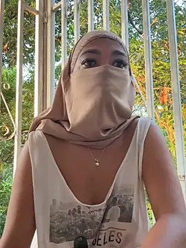 Chat +18 de Yuli_arabic ao vivo