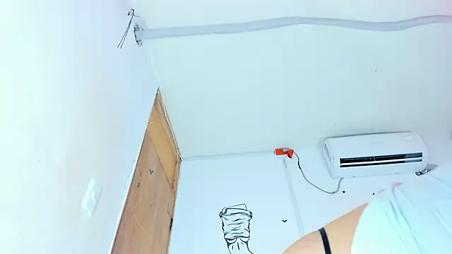 Emily_Coper18 Chat XXX in diretta