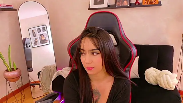 EmmyEvans1 Chat XXX in diretta