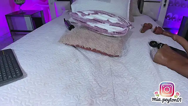 mia_peyton: διαδικτυακό σόου στην κάμερα