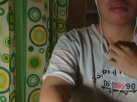 ChubbyButty élő XXX-chatje