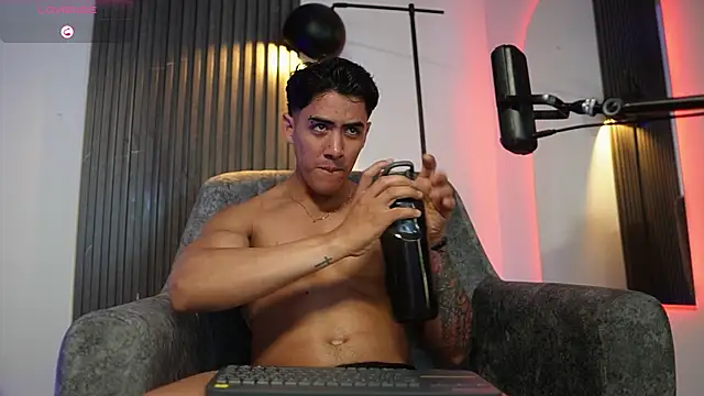 TaylerCross_ Live XXX Chat