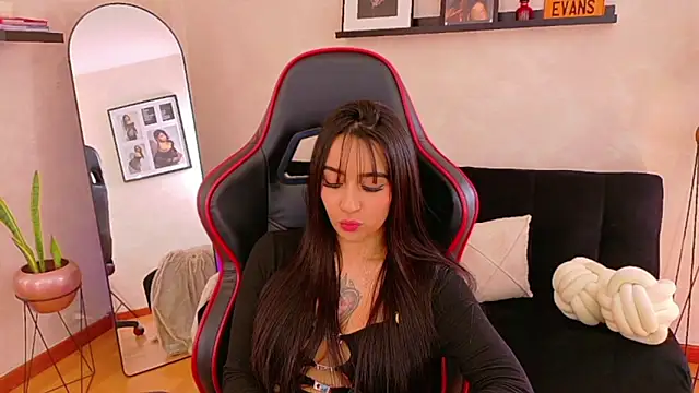 EmmyEvans1 – Naživo XXX chat