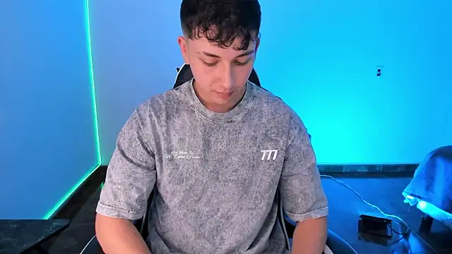 Chat XXX ao vivo de oliver_kyy