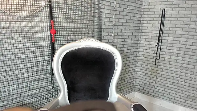 Show modela Briana_24 na web-kameri