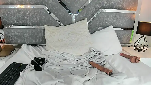 Chat +18 de Slut_Milf_ ao vivo