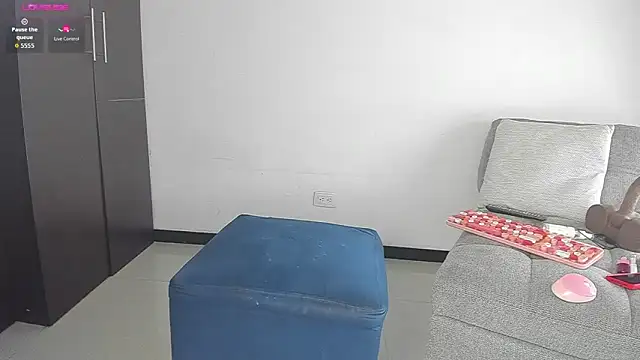 AvaFerrera Show in webcam