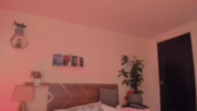 XXX chat uživo modela YariRose