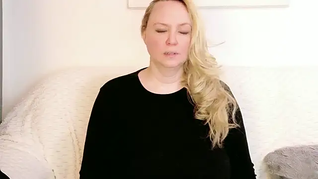 Sarah4you Live XXX-Chat