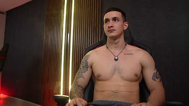 JacksonOlsenn Adlı Modelin Canlı XXX Sohbeti