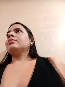 XXX chat uživo modela Julieth_hot-69