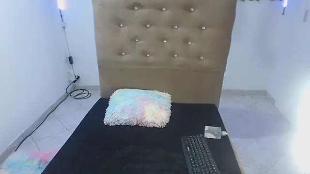 adara_cute_69: онлайн-секс-чат