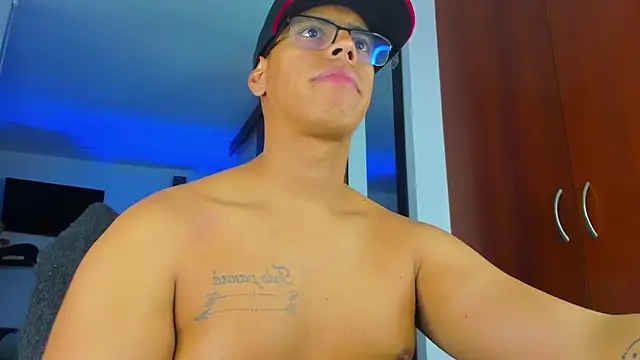 XXX chat uživo modela _John_Boy_