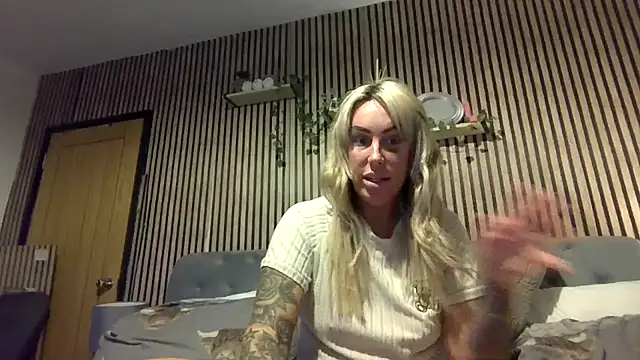 poppyinga1 Show Webcam