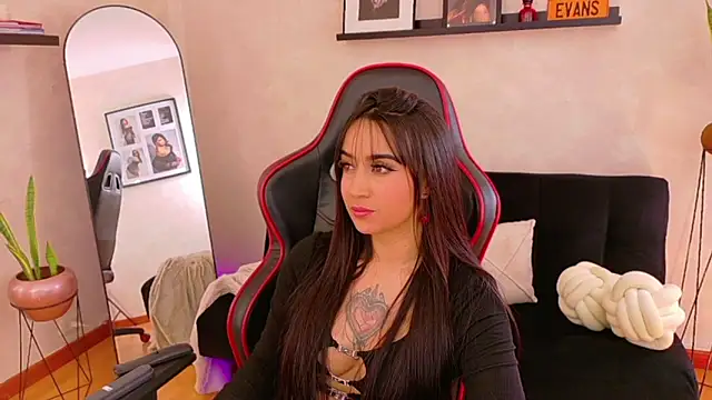 EmmyEvans1 Live XXX Chat