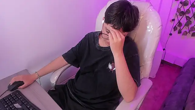 Nathaly_ds Adlı Modelin Canlı XXX Sohbeti