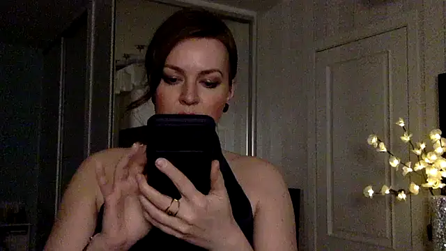 แชท XXX สดของ Ivoryne