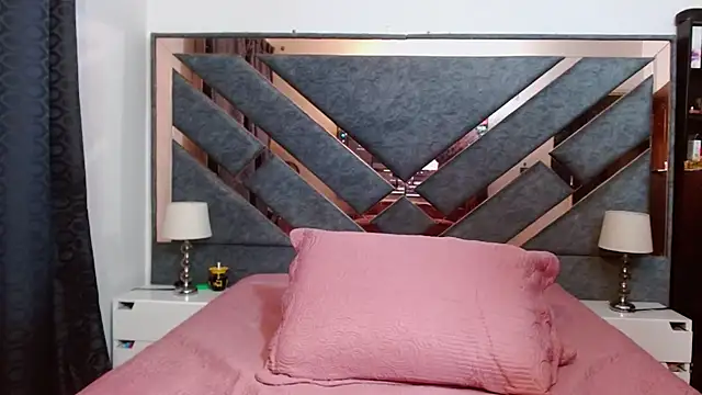 แชท XXX สดของ KarlaTesg