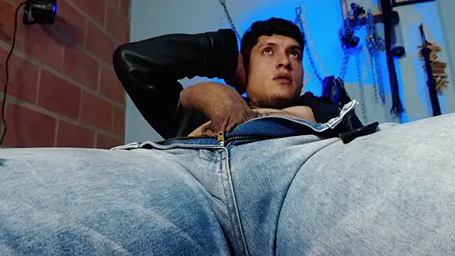 dom2travelersss 现场XXX聊天