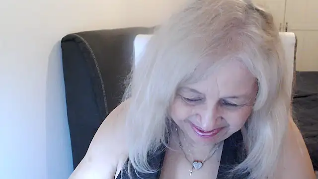 SusiLifeXXX Adlı Modelin Canlı XXX Sohbeti