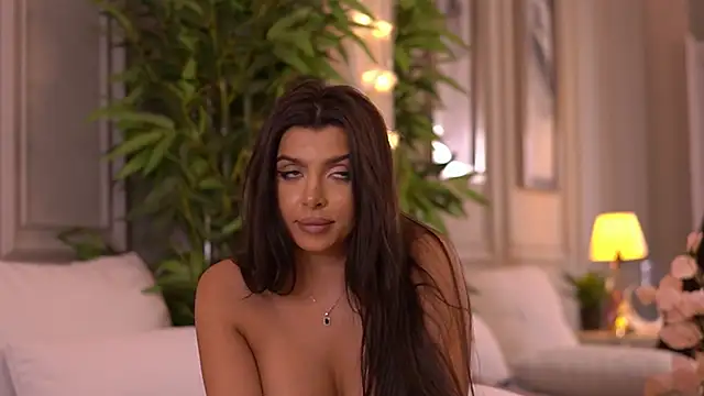 دردشة NicoleCellini الجنسية المباشرة