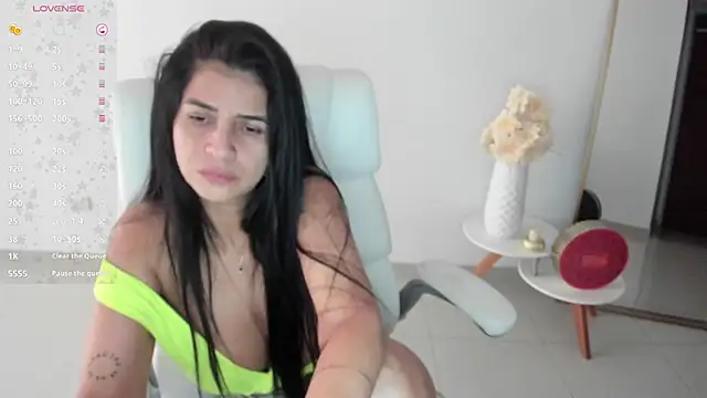 Chat +18 de renata_t_ ao vivo