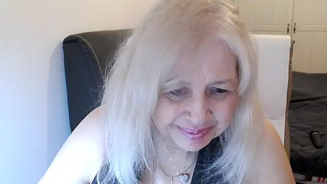 SusiLifeXXX Adlı Modelin Canlı XXX Sohbeti