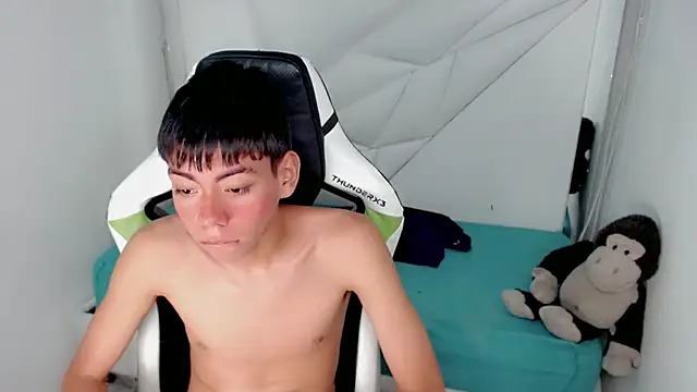 Онлайн чат XXX Liarr_