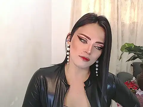 Show modela AsianQueenAlexaXx na web-kameri