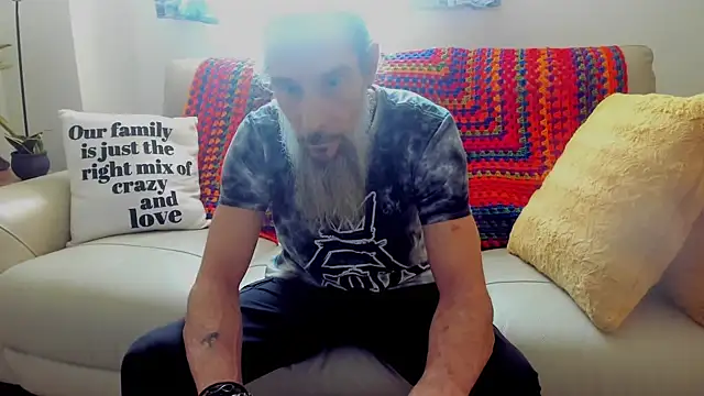 mindphu_k: διαδικτυακό σόου στην κάμερα