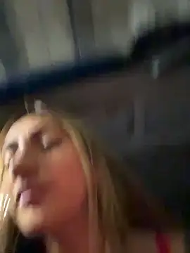 Ninabigtitiedn Live XXX chat