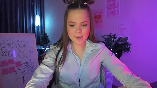 Chat +18 de Kira_love_81 ao vivo