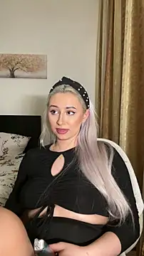 Kylie_One Adlı Modelin Canlı XXX Sohbeti