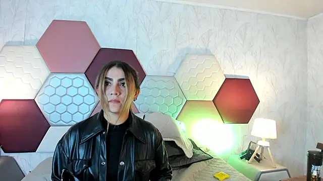 AriaRous Adlı Modelin Canlı XXX Sohbeti