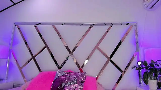 valeriecute18のライブXXXチャット