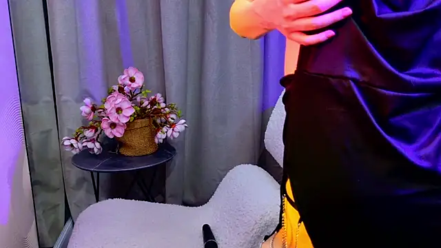 Chat +18 de NicoleLuxe ao vivo