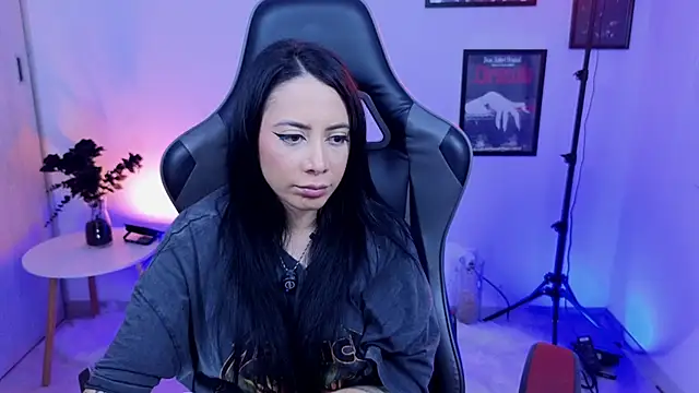 Eva-savage Adlı Modelin Canlı XXX Sohbeti