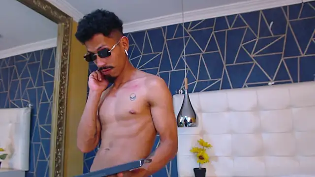 Chat +18 de NoaahTylor ao vivo