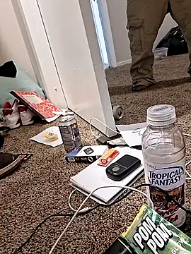 stressrliver88: διαδικτυακό σόου στην κάμερα