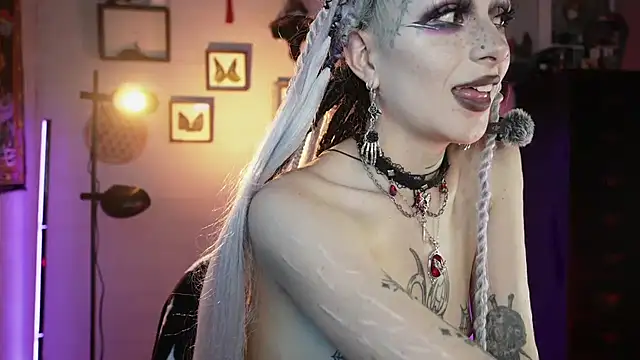 insania_9999_ Adlı Modelin Canlı XXX Sohbeti