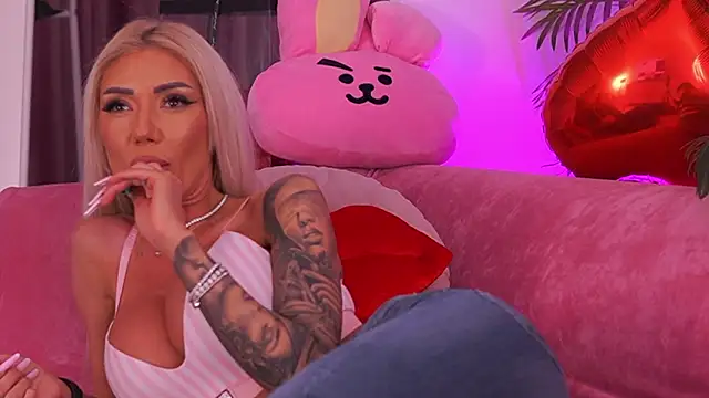 fallingangel élő XXX-chatje