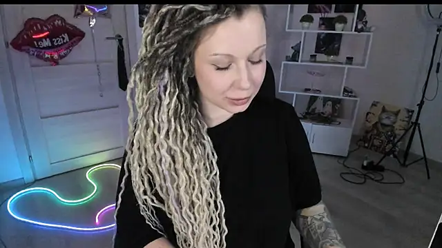 HoneySallyMoore Adlı Modelin Canlı XXX Sohbeti