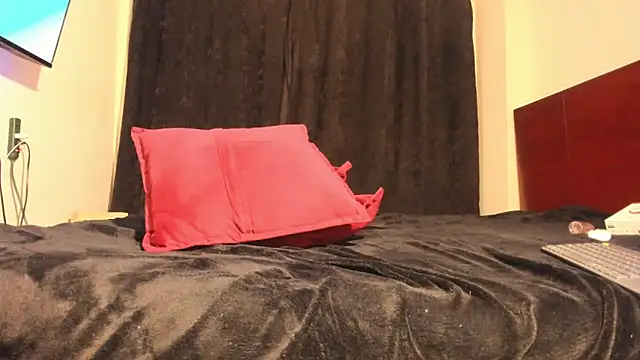 EmilyFire 现场XXX聊天