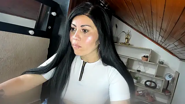 Tania_mature Chat XXX in diretta