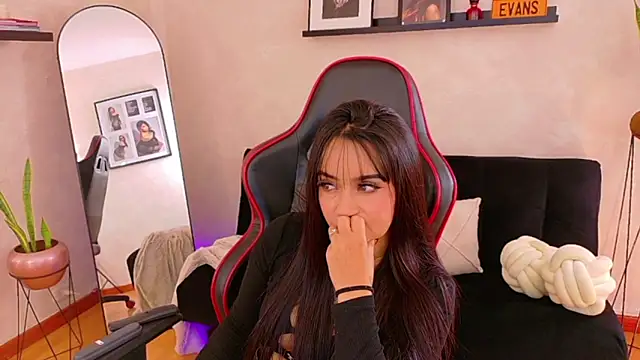 EmmyEvans1 Live XXX-Chat