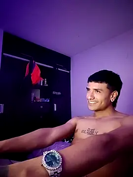 BADFUCKPUSSYHARDCORE Adlı Modelin Canlı XXX Sohbeti